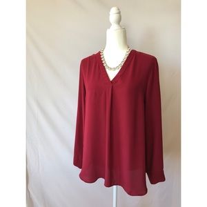 Tahari v-neck blouse